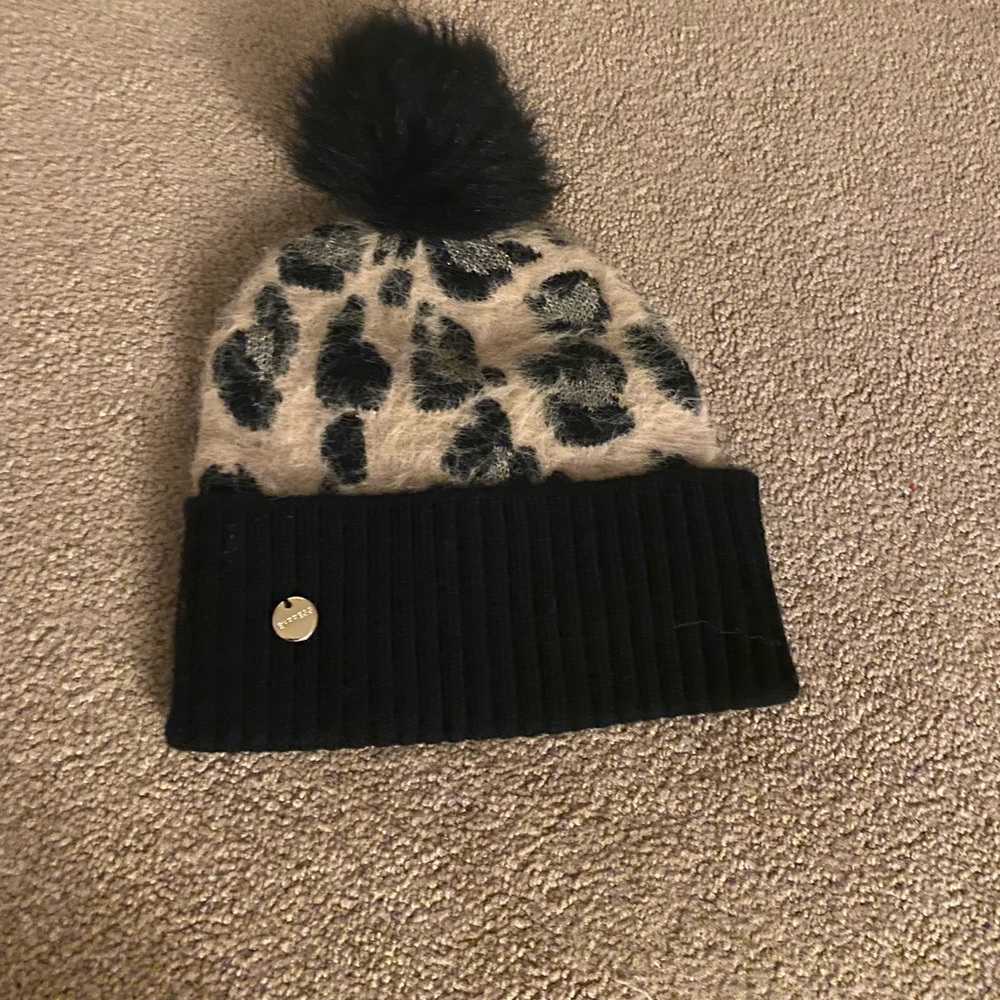 Express Leopard Hat